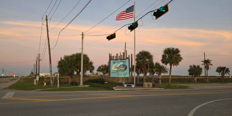 Camper submitted image from Surfside Beach RV Park