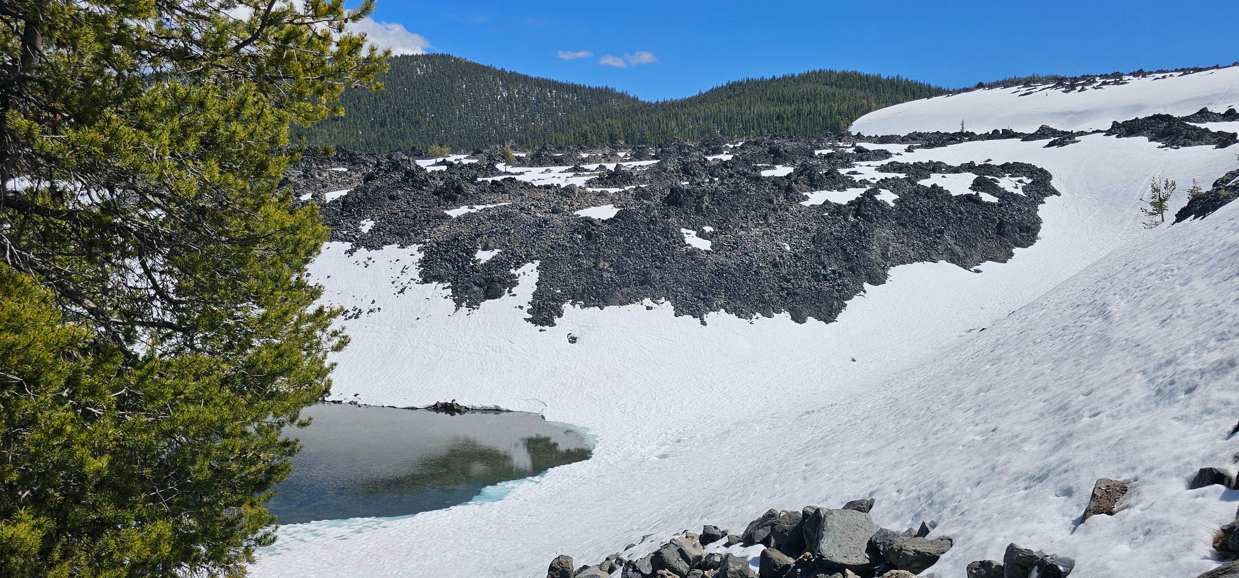 Camping near East Lake Campground: Ten Mile Sno-Park, La Pine, Oregon