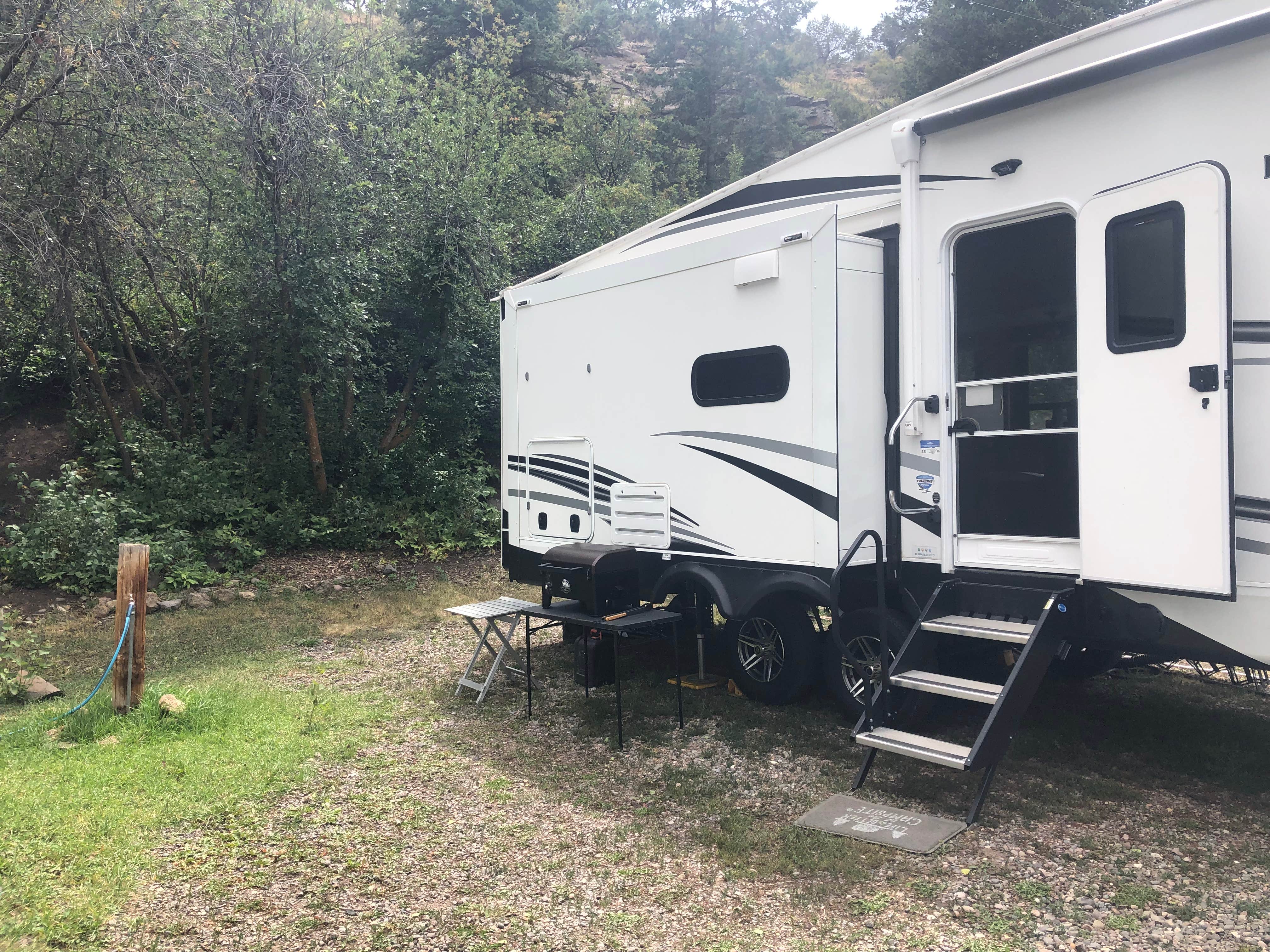 Camping near Silver Thread Basecamp: Ute Bluff Lodge, South Fork, Colorado
