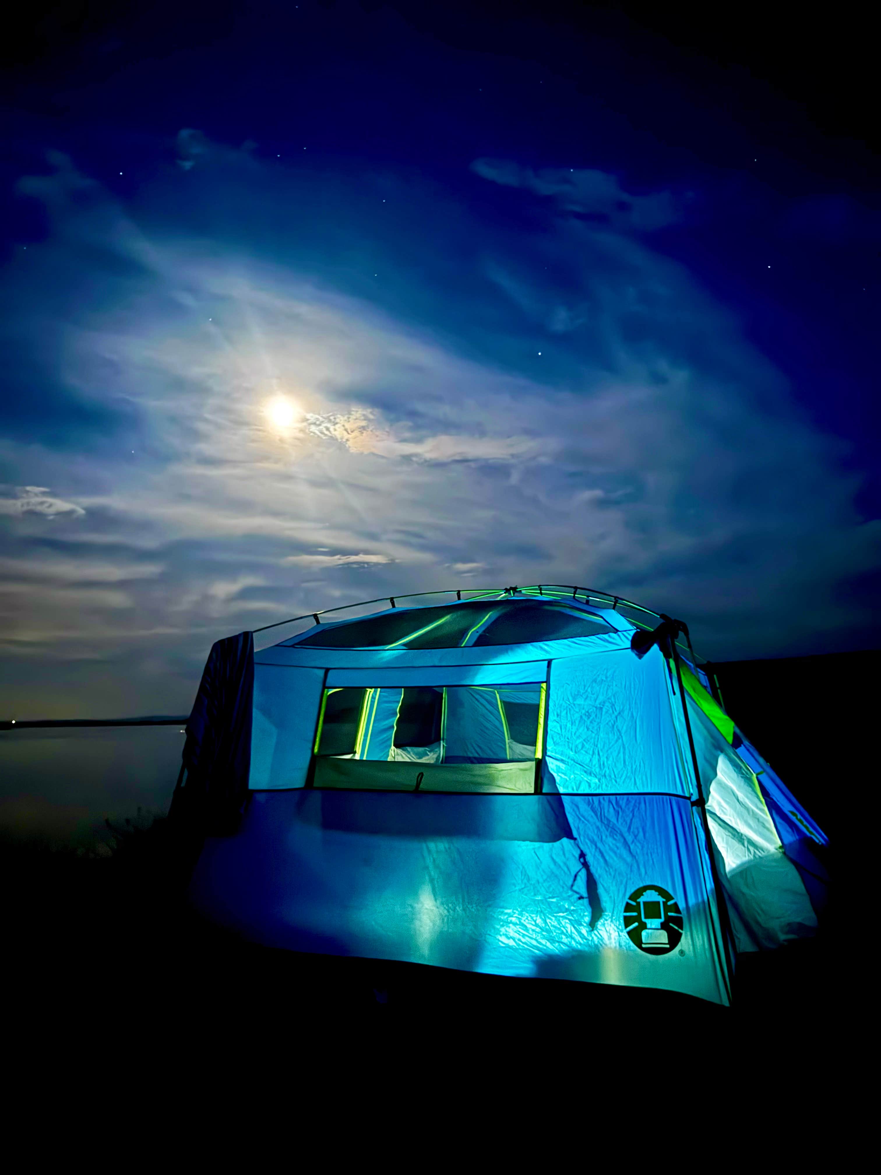 Camping near Lind Coulee Island Site: Long Lake, Warden, Washington