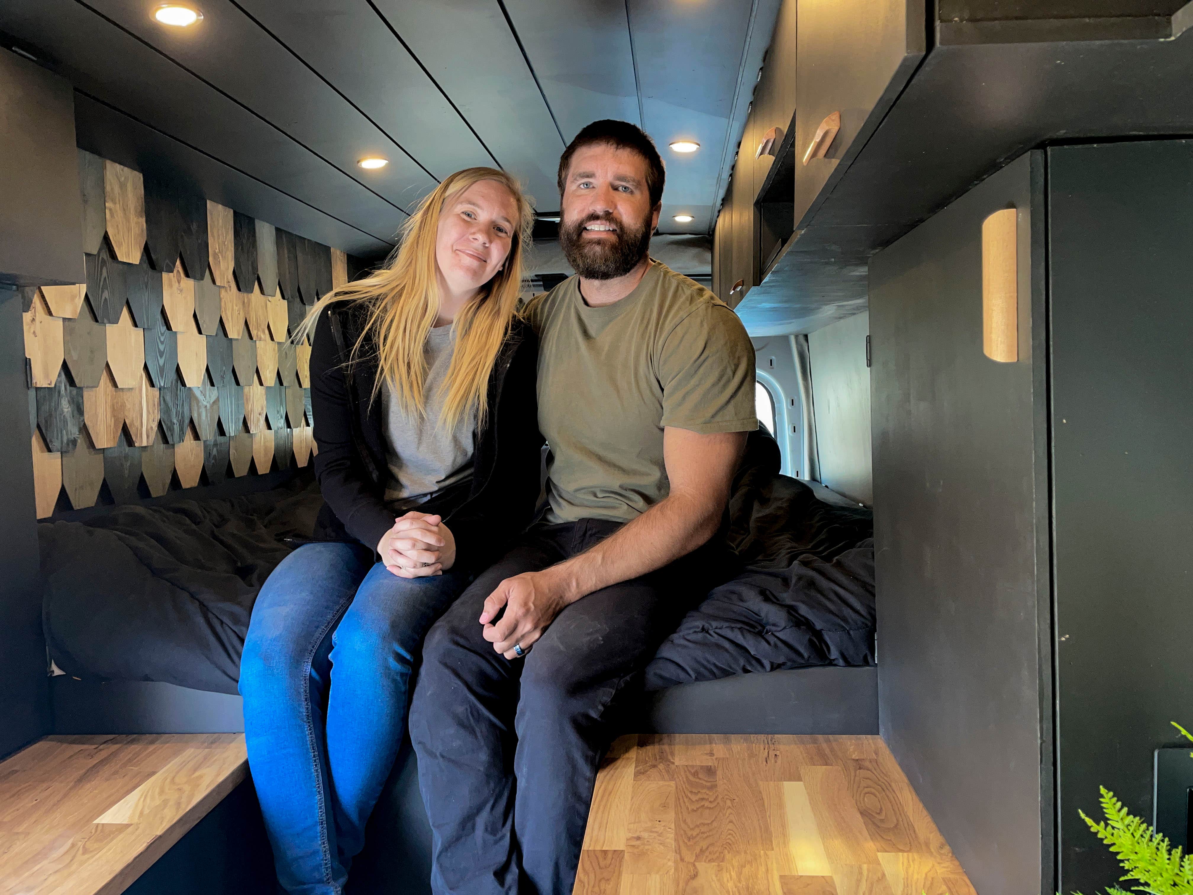 AbeAndMel_Vantravels ..